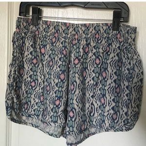 Hollister linen shorts